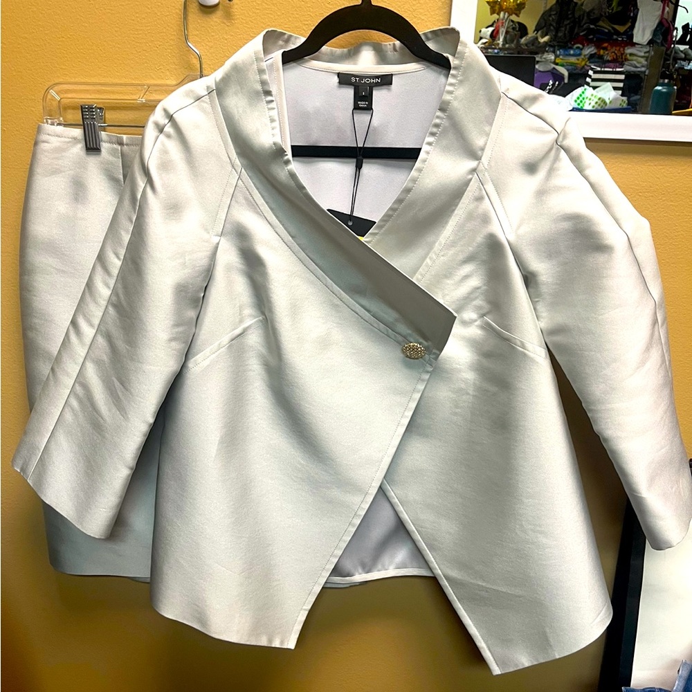 NWT Designer St John 3 piece White Suit MSRP over $1000 SZ-2!!
